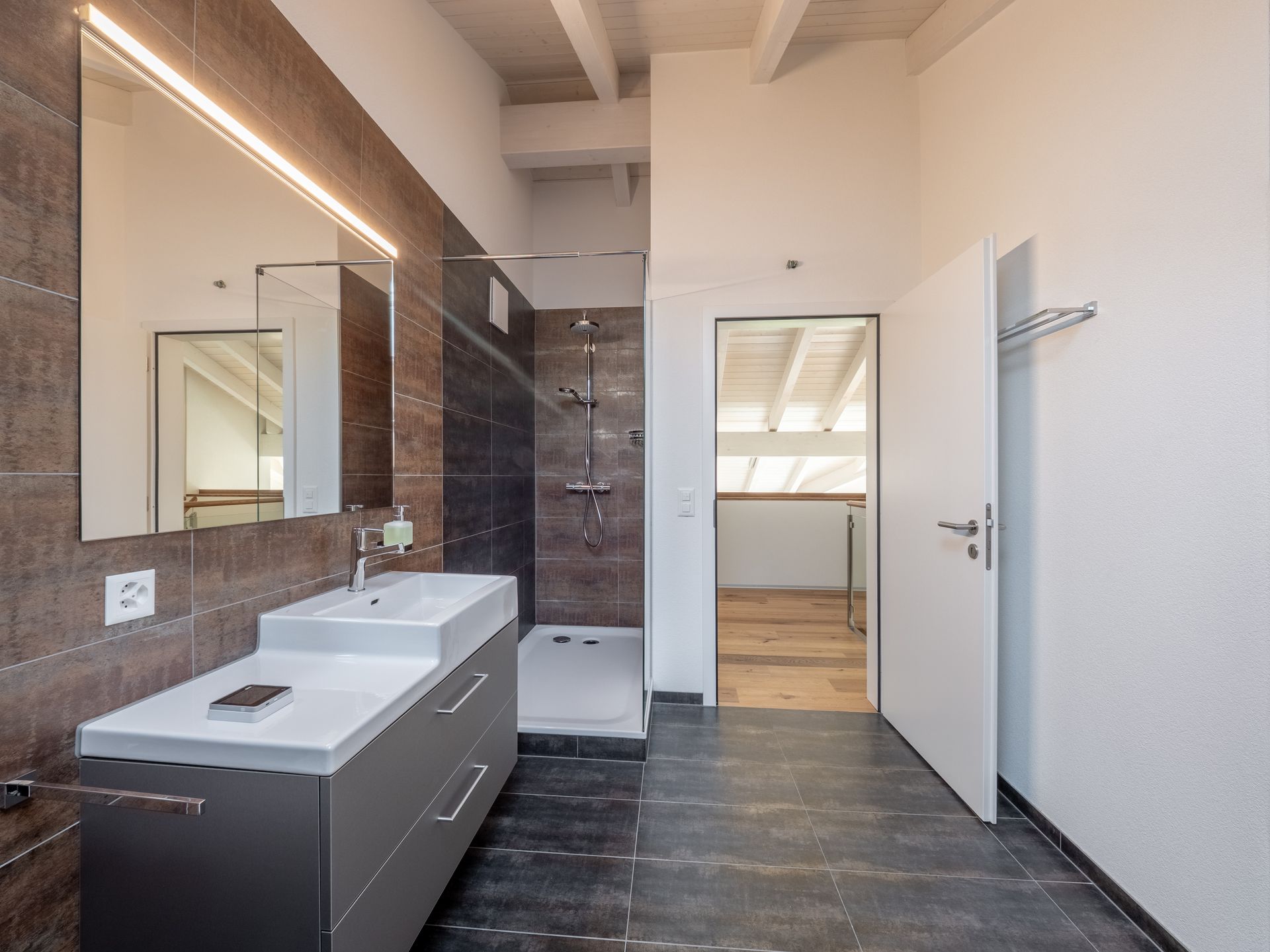Attique 5.5 pièces avec grande terrasse et dégagement – 198 m² habitables - Lossy - photo 3