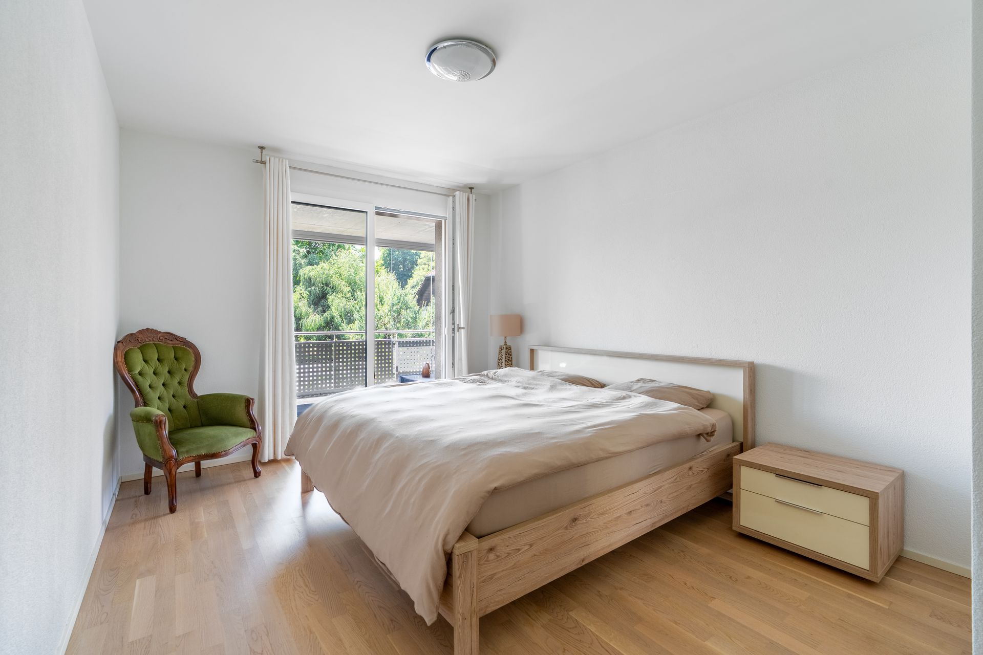 Appartement 5.5 pièces au dernier étage – calme, lumineux et idéalement situé à Givisiez - photo 7
