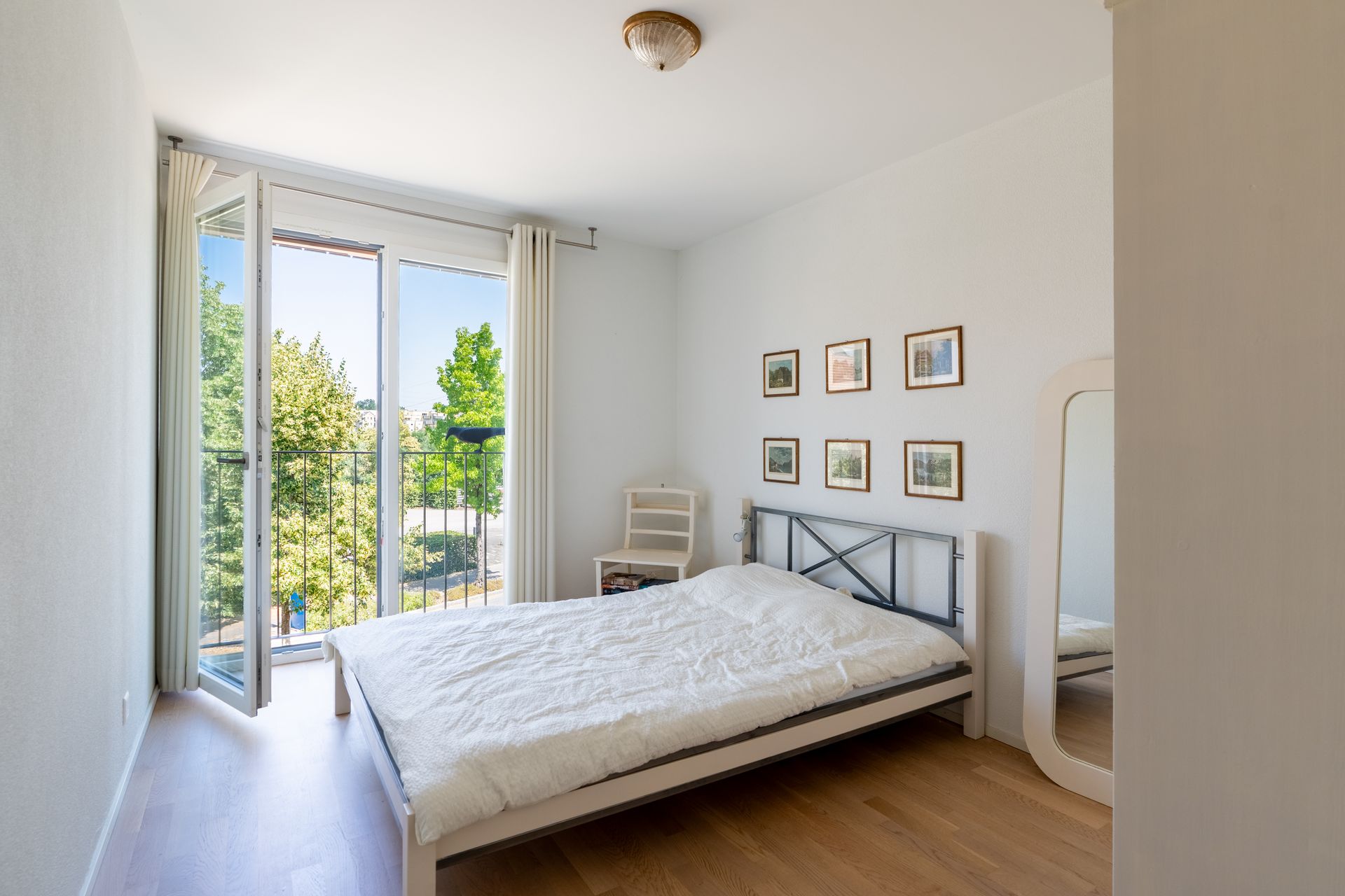 Appartement 5.5 pièces au dernier étage – calme, lumineux et idéalement situé à Givisiez - photo 6
