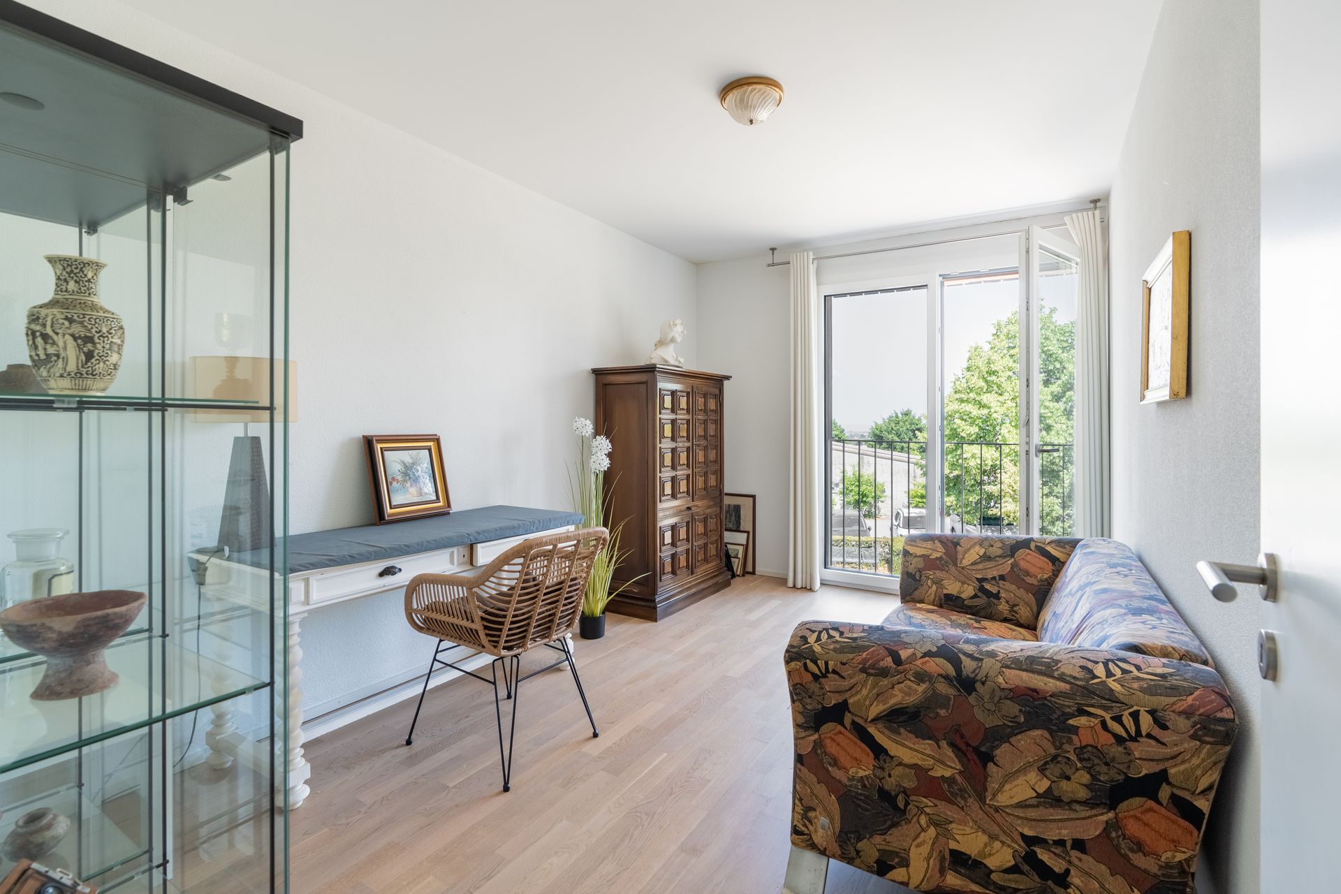 Appartement 5.5 pièces au dernier étage – calme, lumineux et idéalement situé à Givisiez - photo 5